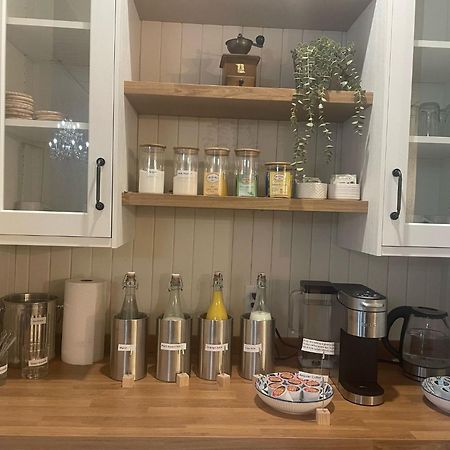 Woodside Farm Country Inn Sooke Eksteriør bilde