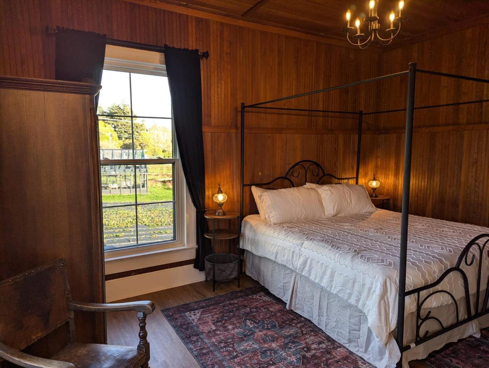 Woodside Farm Country Inn Sooke Eksteriør bilde