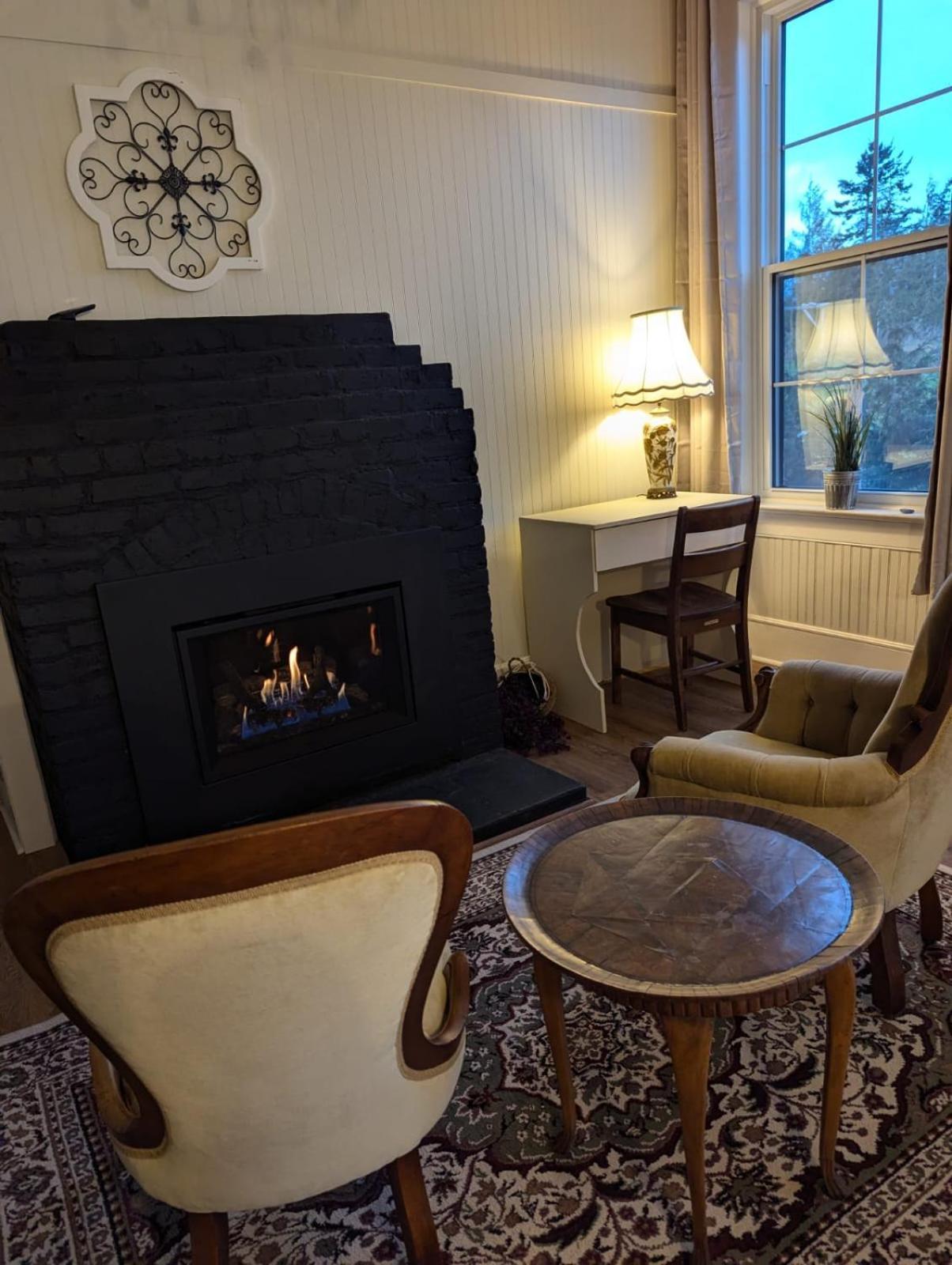 Woodside Farm Country Inn Sooke Eksteriør bilde