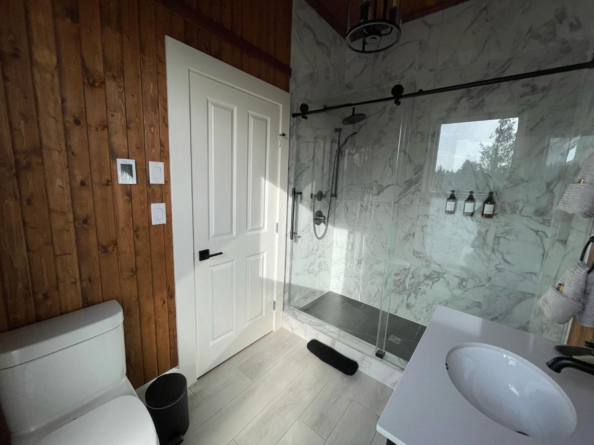 Woodside Farm Country Inn Sooke Eksteriør bilde