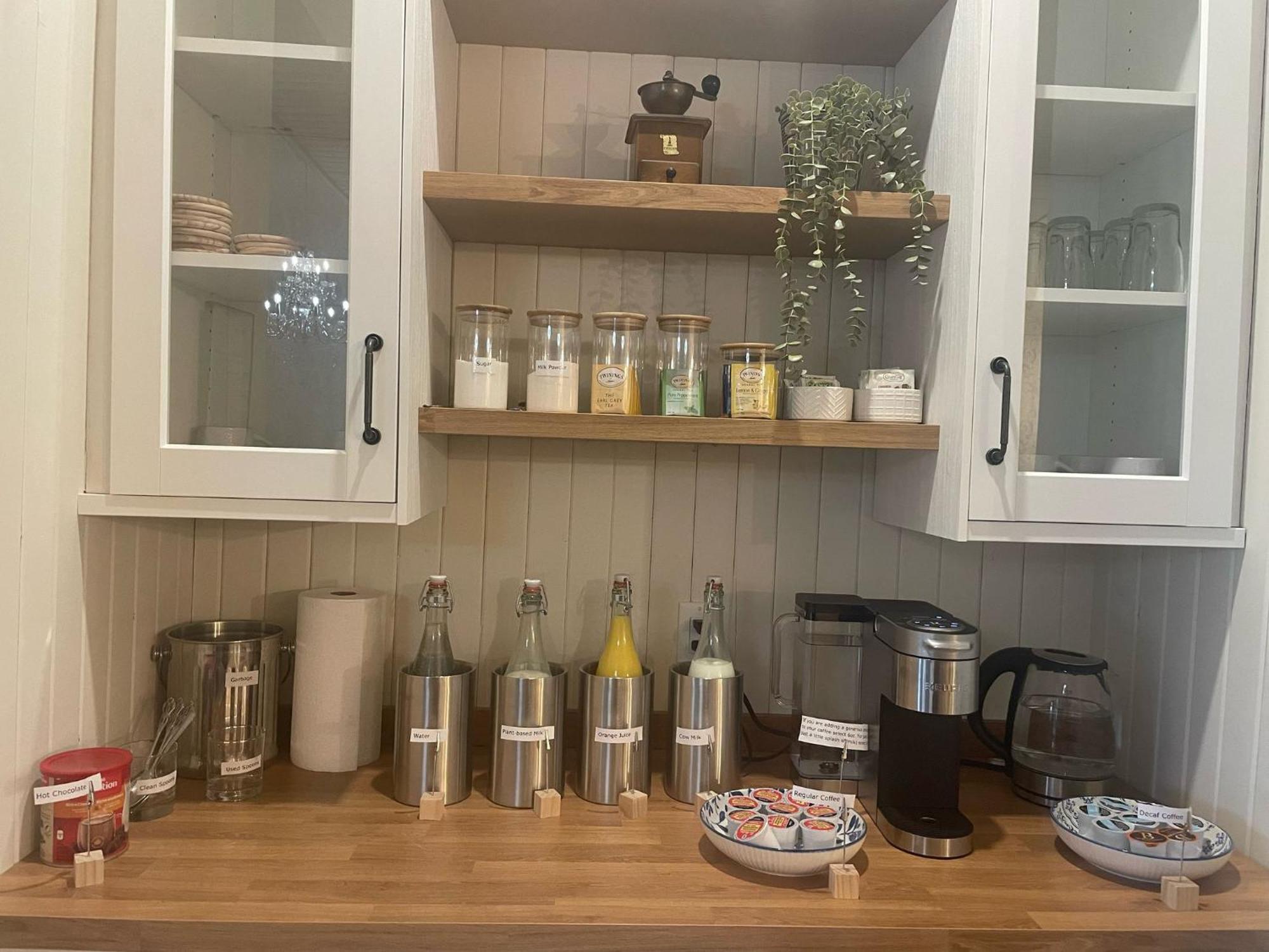 Woodside Farm Country Inn Sooke Eksteriør bilde
