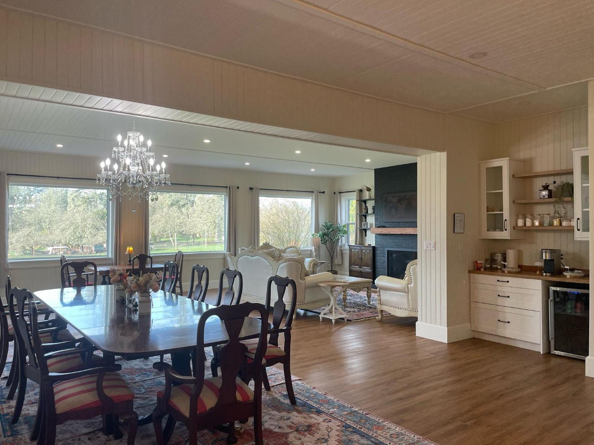 Woodside Farm Country Inn Sooke Eksteriør bilde