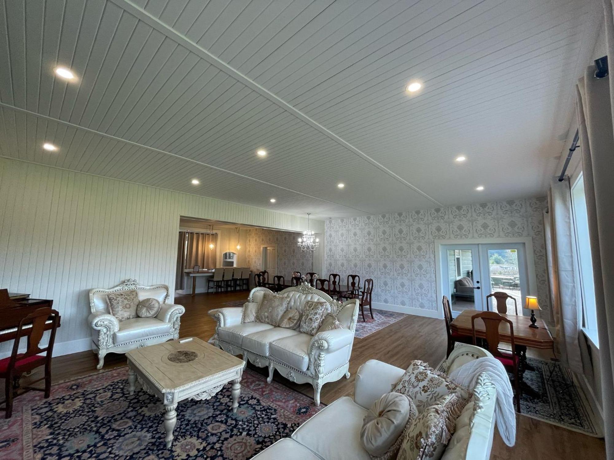 Woodside Farm Country Inn Sooke Eksteriør bilde